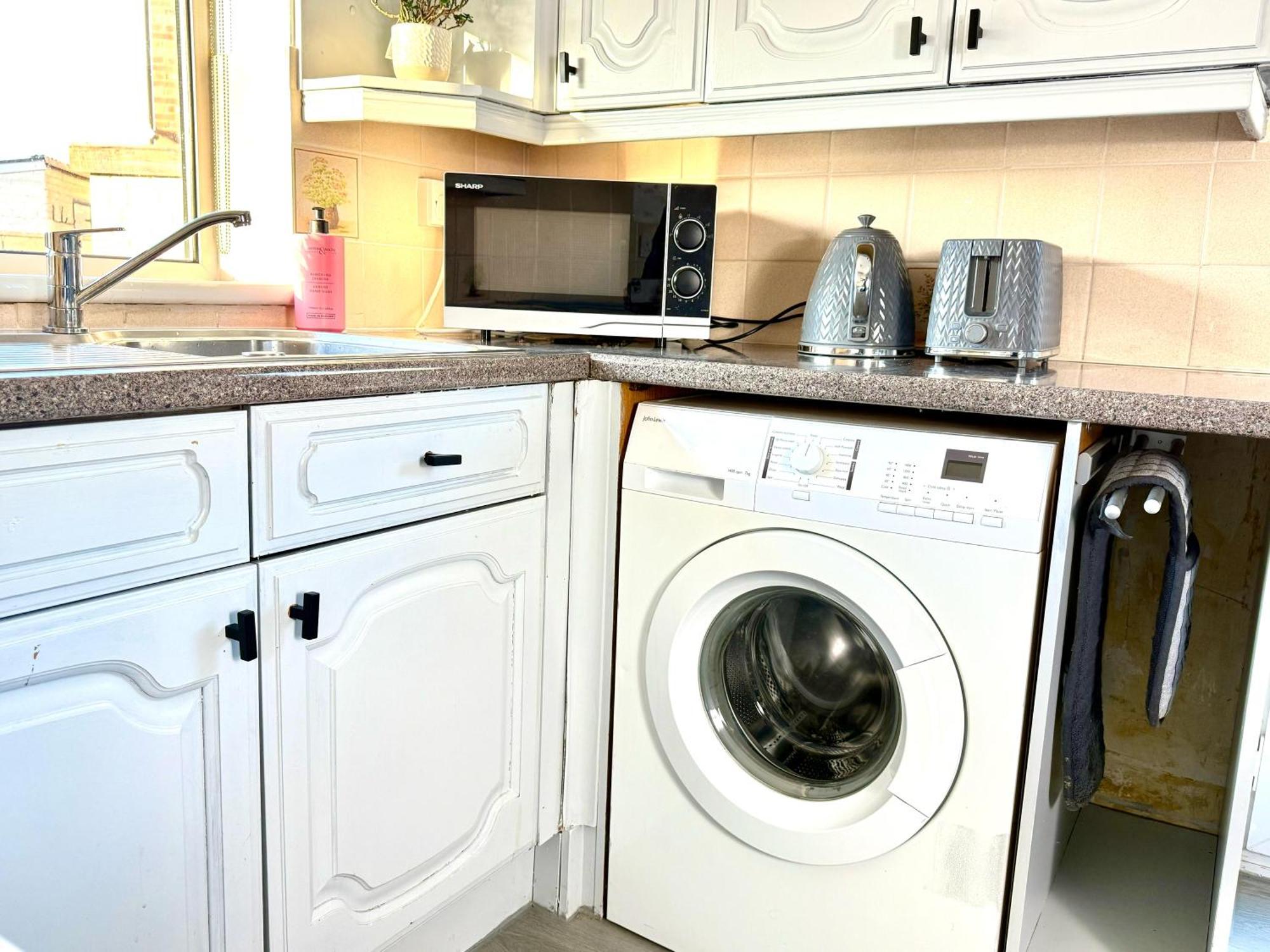 Stylish 3-Bedroom House With Garden & Free Parking'S, Prime Location With Private Garden Kidlington Exterior foto